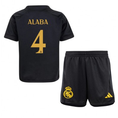 Köp Fotbollsset Barn Real Madrid Tredje Tröja 2023-24 med tryck David Alaba 4