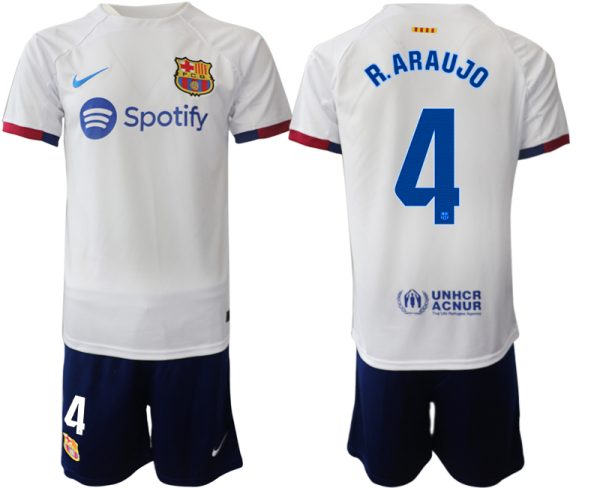 Billiga Fotbollströjor FC Barcelona Bortatröja 2023-24 Kortärmad shorts med tryck Ronald Araujo 4