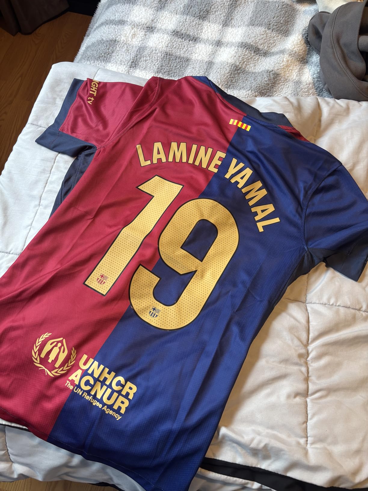 https://www.fotbollbilliga.com/wp-content/uploads/2025/04/Billiga-FC-Barcelona-Hemma-troja-2024-25-Lamine-Yamal-19-1.jpg