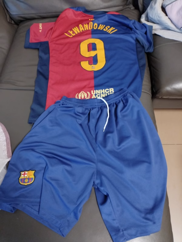 https://www.fotbollbilliga.com/wp-content/uploads/2025/04/FC-Barcelona-Hemmatroja-2024.png