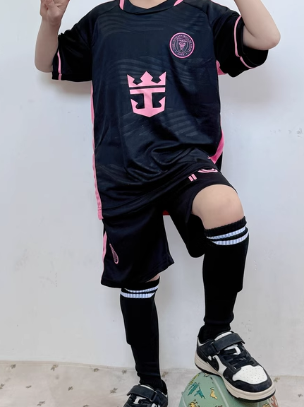 https://www.fotbollbilliga.com/wp-content/uploads/2025/04/Inter-Miami-Fotbollstroja.png