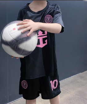 https://www.fotbollbilliga.com/wp-content/uploads/2025/04/Lionel-Messi-troja.png