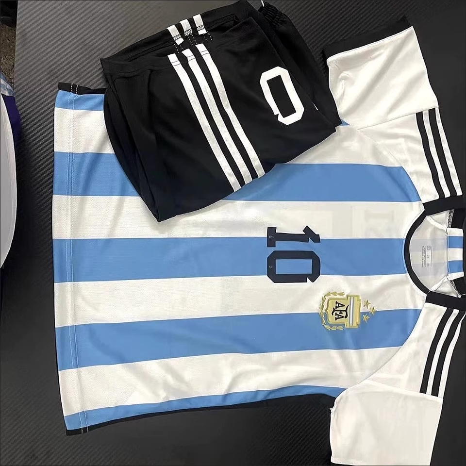 https://www.fotbollbilliga.com/wp-content/uploads/2025/05/Argentina-Specialutgava-50-arsjubileum-Matchtroja.png