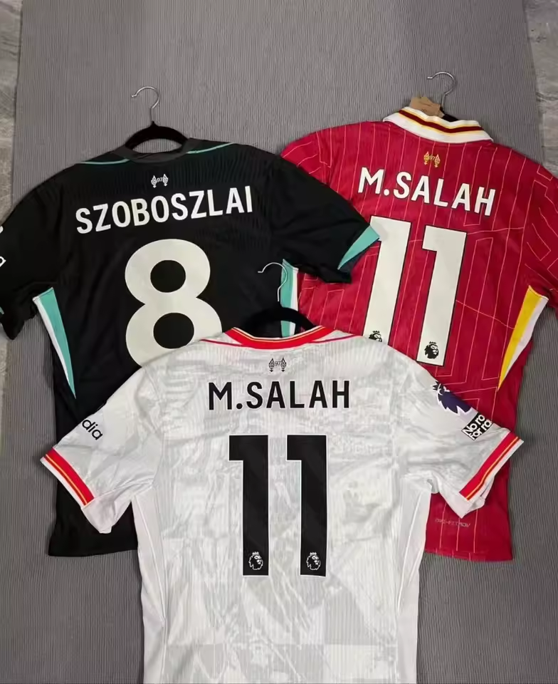 https://www.fotbollbilliga.com/wp-content/uploads/2025/05/Liverpool-Fotbollstrojor.png