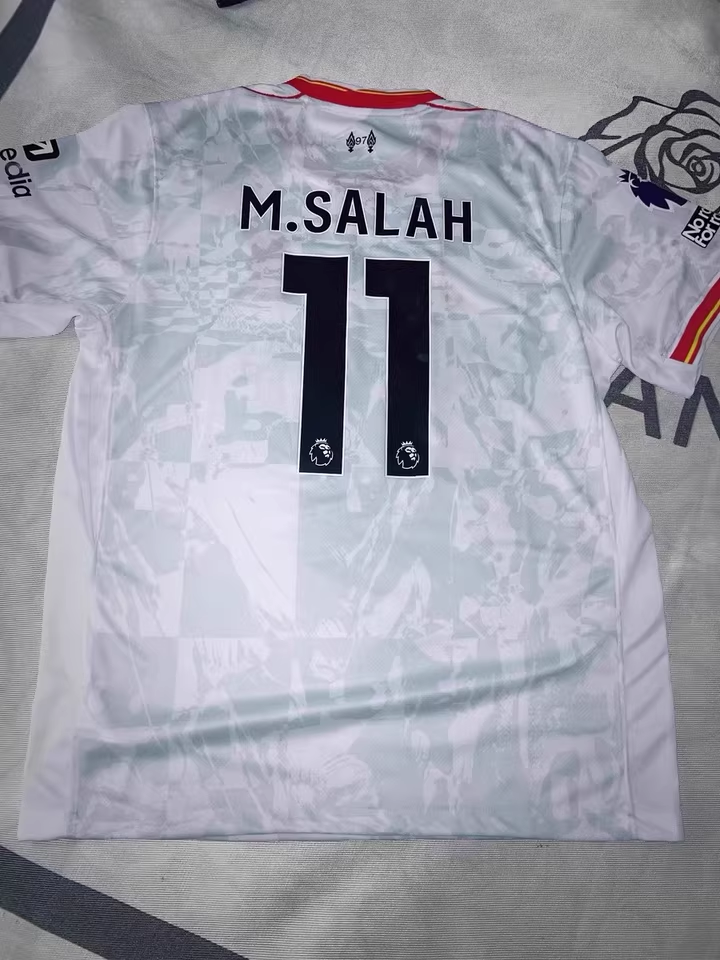 https://www.fotbollbilliga.com/wp-content/uploads/2025/05/Mohamed-Salah-troja.png