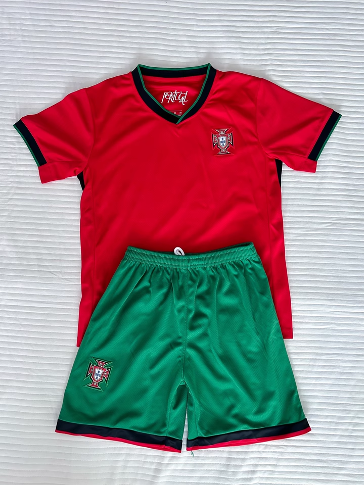 https://www.fotbollbilliga.com/wp-content/uploads/2025/05/Portugal-EM-2024-troja.png