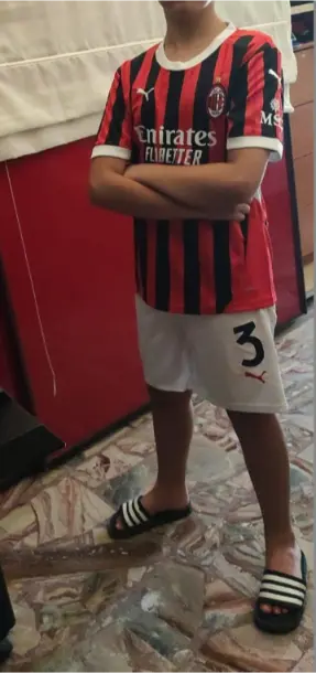 Billiga Fotbollstrojor Barn AC Milan Hemmatroja 2024.webp