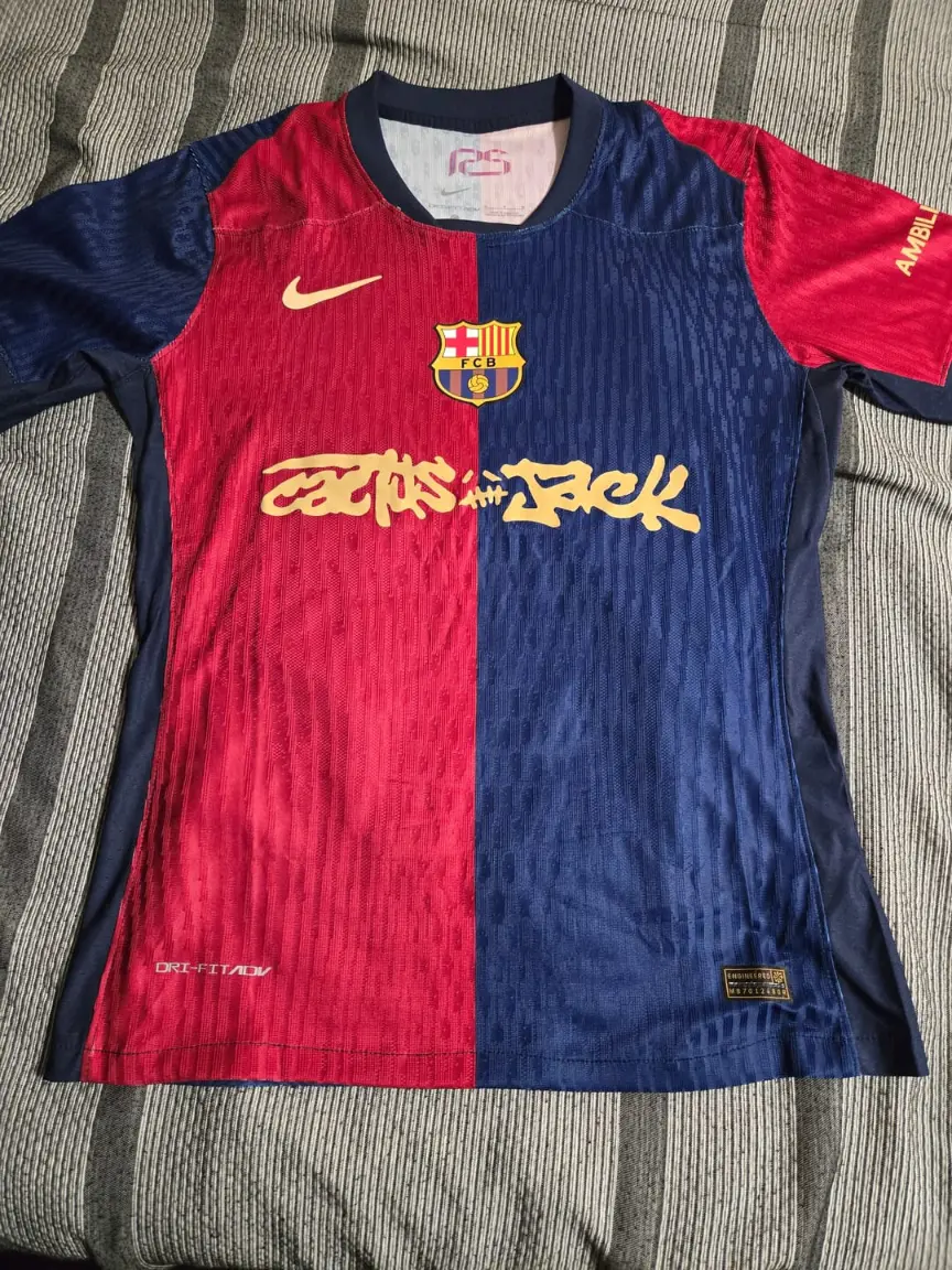 FC Barcelona Hemmatroja 2025.webp