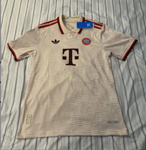 Herr FC Bayern Munchen Tredjetroja 2025.webp