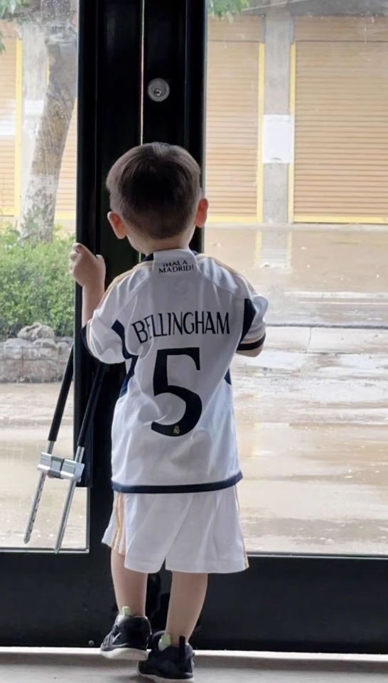 https://www.fotbollbilliga.com/wp-content/uploads/2025/06/Real-Madrid-troja-2024.png