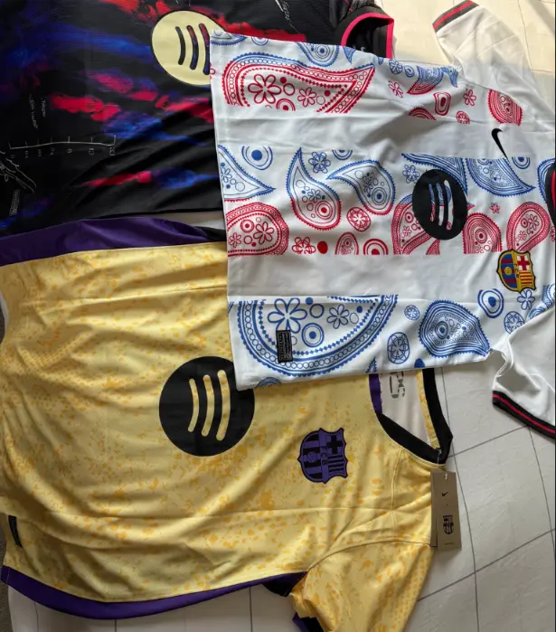 Billiga Fotbollstroja FC Barcelona Bortatroja 2025.webp