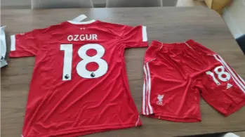 Billiga Fotbollstrojor Barn Liverpool Hemmatroja 2025.webp