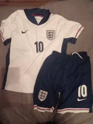 Billiga Fotbollstrojor England Fotbollstroja.webp