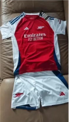 Fotbollsklader Set Barn Arsenal Hemmatroja 2024.webp