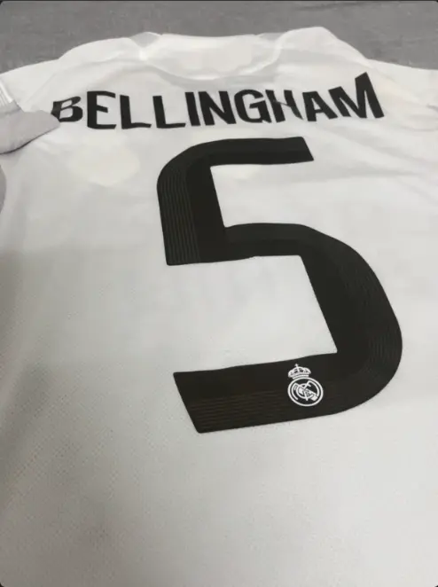 Fotbollstrojor Real Madrid Hemmatroja 2025-26.webp