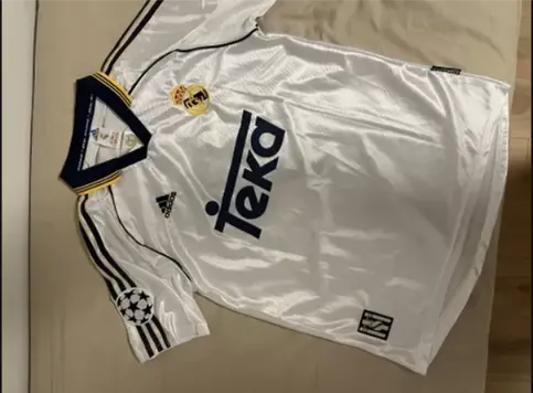 Real Madrid Hemmatroja Retro 1998-1900.webp