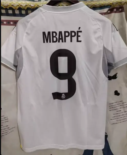 Billiga Fotbollstrojor Barn Real Madrid Hemm 2025-26-1.webp