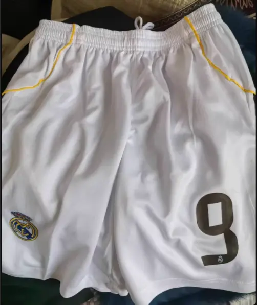 Billiga Fotbollstrojor Barn Real Madrid Hemm 2025-26-2.webp