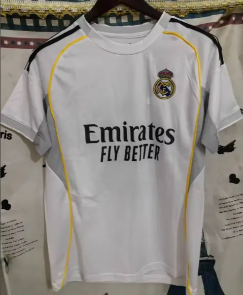 Billiga Fotbollstrojor Barn Real Madrid Hemm 2025-26.webp