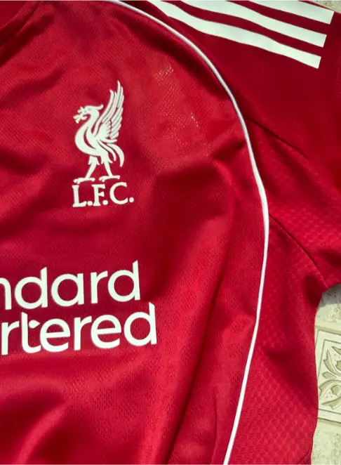 Fotbollstrojor Billigt Herr Liverpool Hemmatroja 2025-26-1.webp