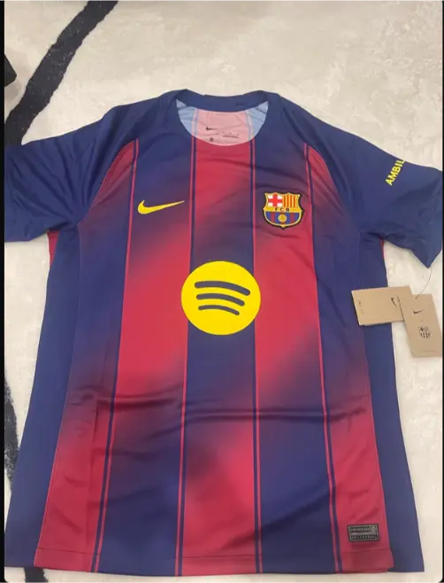 Lamine Yamal troja FC Barcelona.webp