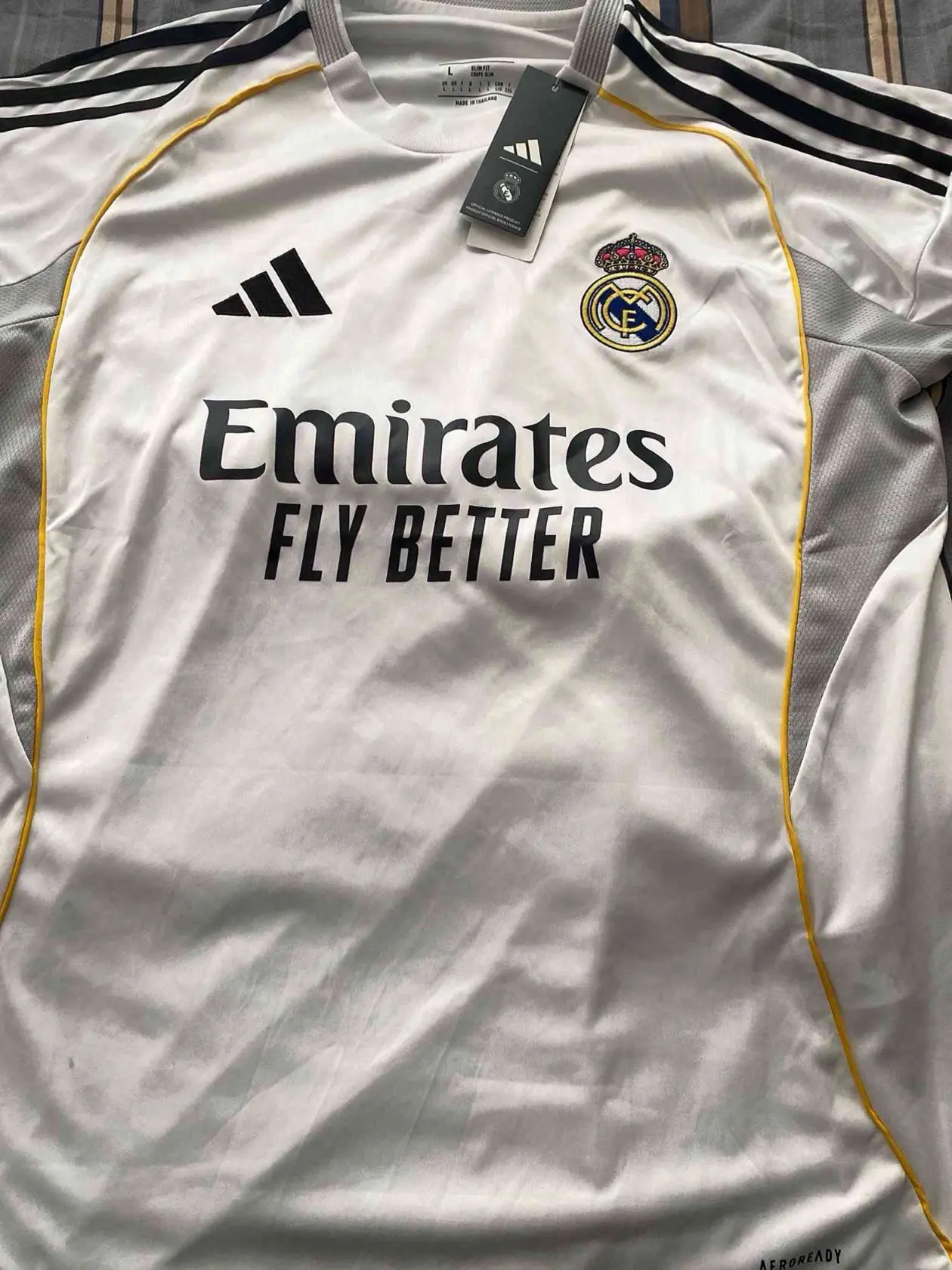 Real Madrid Hemmatroja 2025-26 Kortarmad.webp