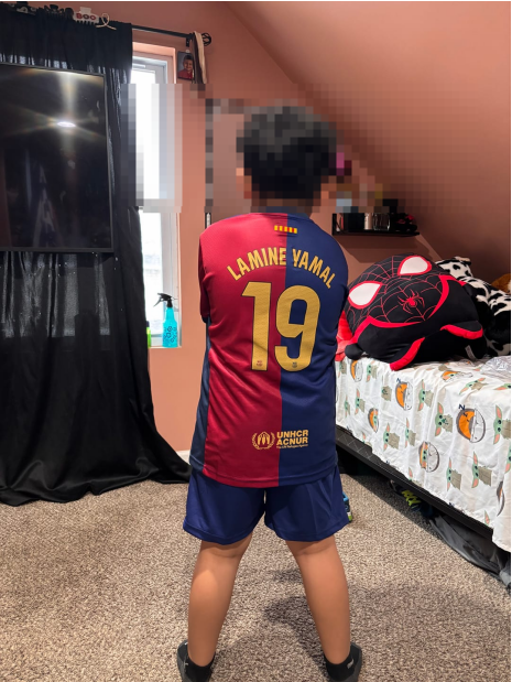 Fotbollstrojor Barn Billiga FC Barcelona troja.png