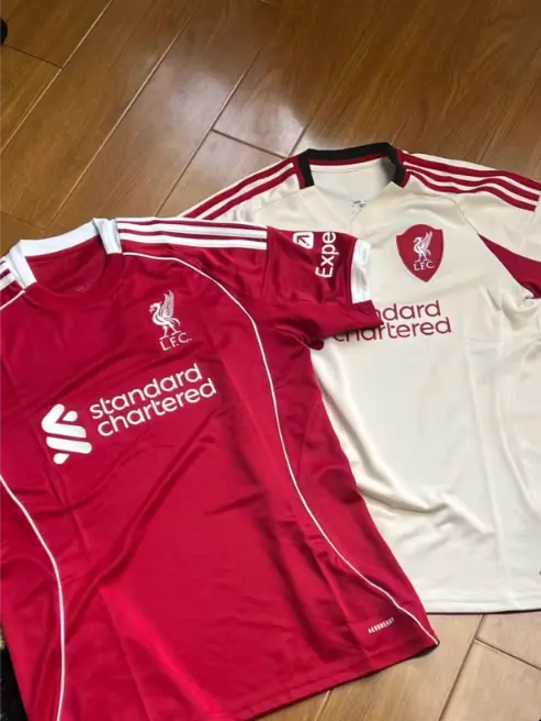 Billiga Fotbollstrojor Barn Liverpool Bortastall 2026.webp