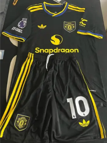 Fotbollstrojor Barn Billiga Manchester United Tredjestall 2026 Marcus Rashford 10.webp