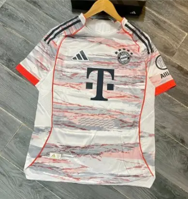 Fotbollstrojor Billigt Herr FC Bayern Munchen Bortatroja 2026 Kortarmad.webp