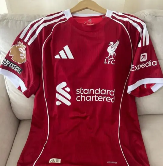 Fotbollstrojor med tryck Virgil van Dijk 4 Liverpool Hemmatroja 2025-26.webp