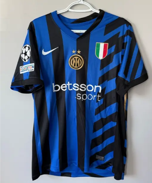 Inter Milan Hemmatroja 2024-25 Fotbollstroja Alessandro Bastoni 95 Kortarmad.webp